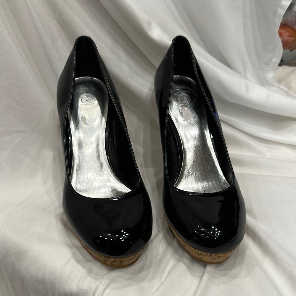 Jessica Simpson classic black pumps! 🖤 size 9/39 used